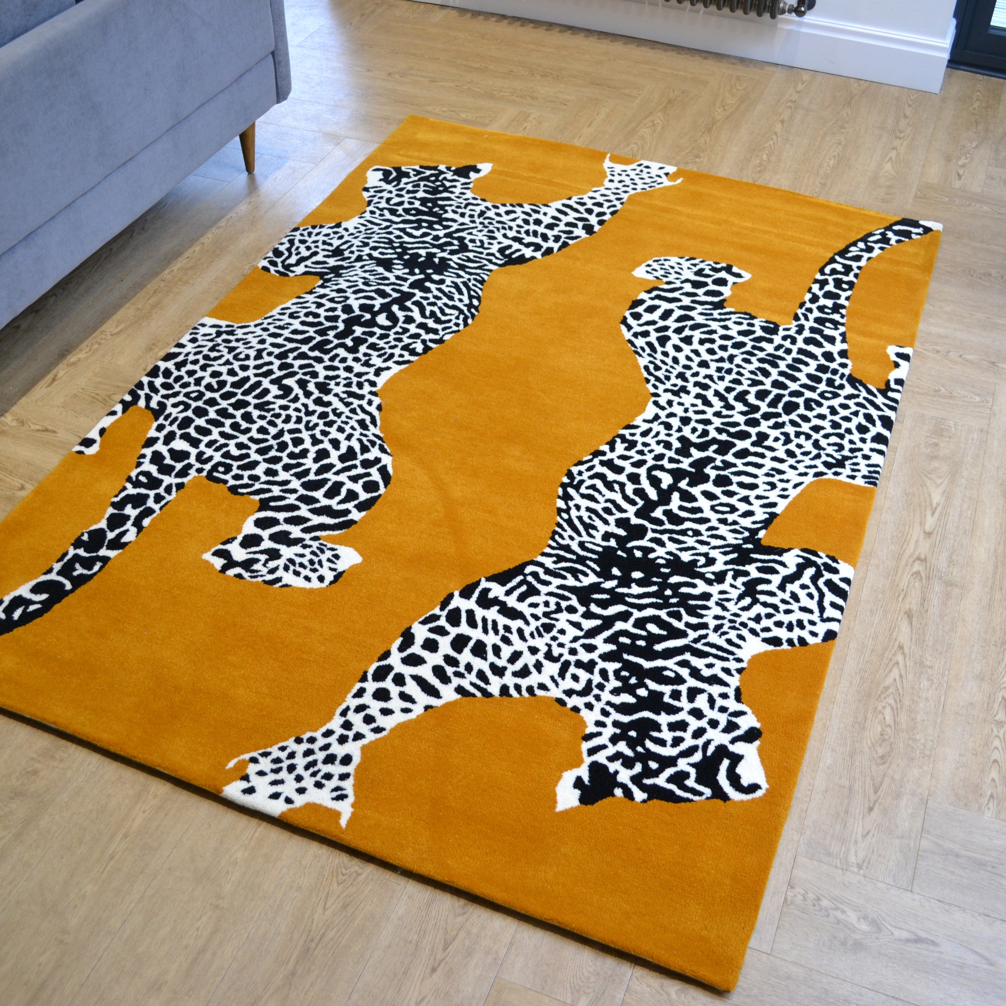 Climbing Jaguar Modern Wool Rugs In Ochre Yellow